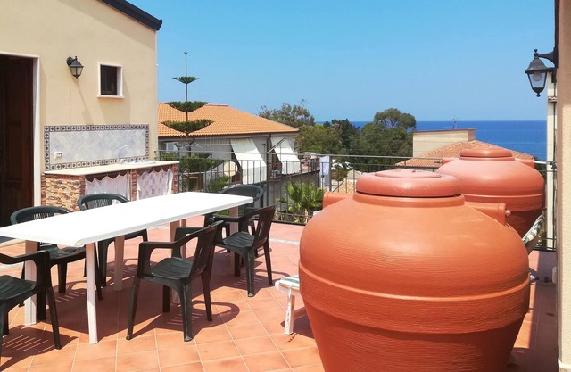 Homerez - ¡A 200 m de la playa! Bonita casa para 4 pers. en Marina di Caronia