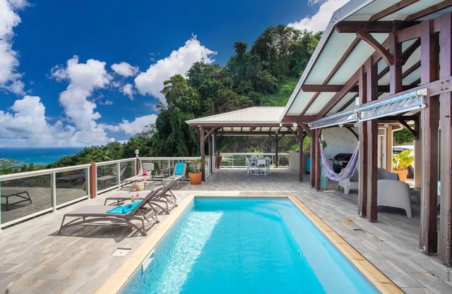 Homerez - Villa de 5 estrellas con piscina en Le Vauclin