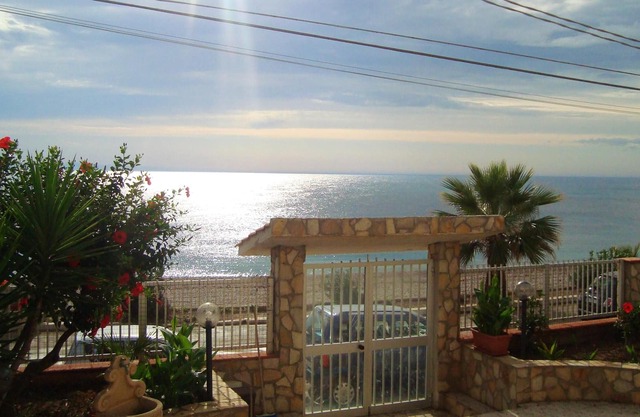 Homerez - ¡A 6 m de la playa! Bonito apartamento para 4 pers. en Seccagrande