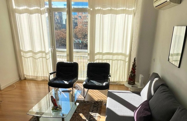 Homerez - Espectacular apartamento a 3 km de la playa para 6 pers. en València