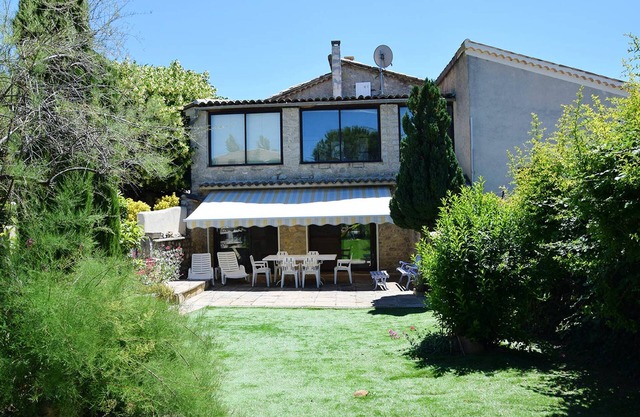 Homerez - Apartamento para 6 pers. con piscina y jardín en La Roche-sur-le-Buis