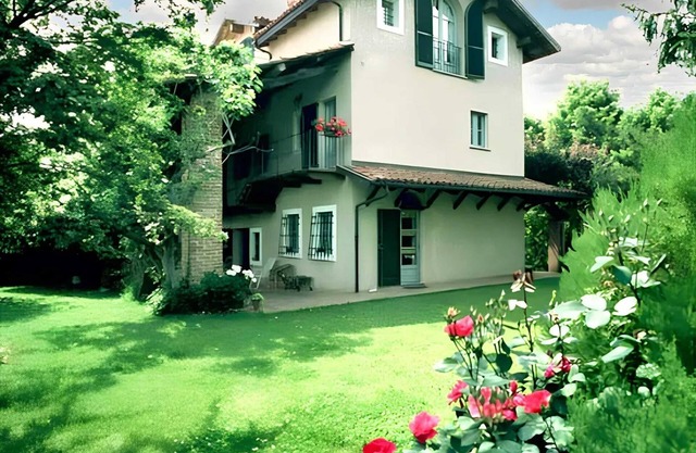 Homerez - Apartamento en Carrù, aparcamiento privado