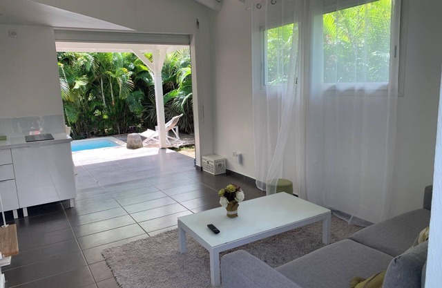 Homerez - Apartamento en Le Moule, piscina privada