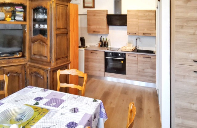 Homerez - Casa para 15 pers. con piscina, jardín y terraza en Monteux