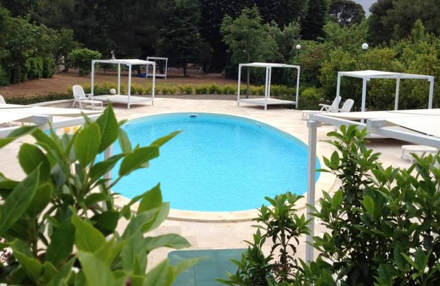 Homerez - Apartamento a 9 km de la playa para 8 pers. con piscina compartida
