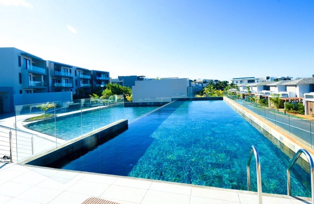 Homerez - Apartamento a 1 km de la playa para 6 pers. con piscina compartida