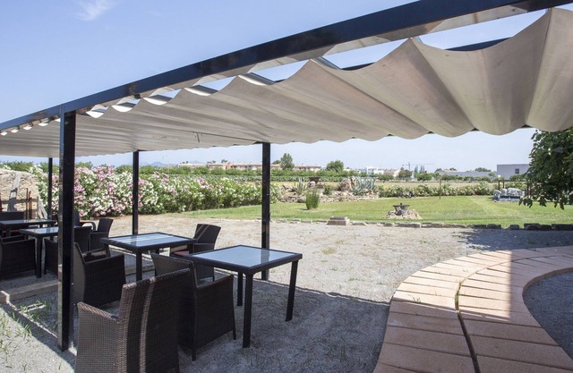 Homerez - Apartamento a 1 km de la playa para 4 pers. con piscina compartida