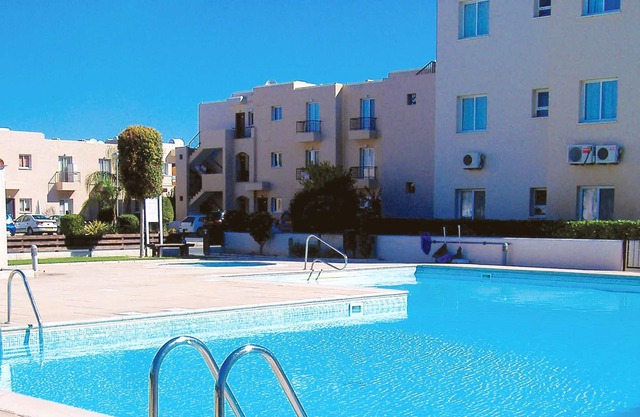 Homerez - Apartamento a 1 km de la playa para 4 pers. con piscina compartida