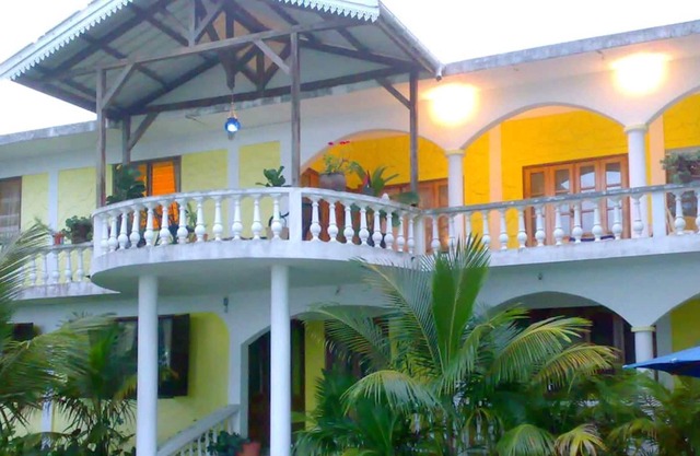Homerez - Apartamento a 1 km de la playa para 7 pers. con piscina en Riambel