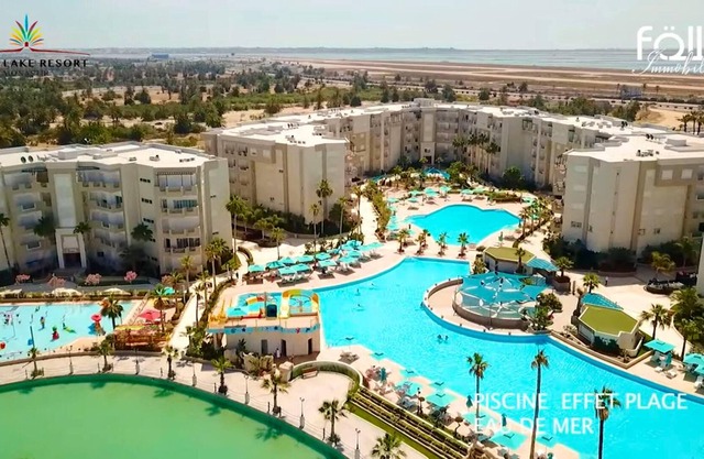 Homerez - Apartamento a 1 km de la playa para 4 pers. con piscina compartida