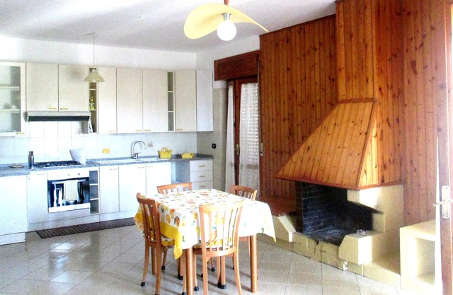 Homerez - Apartamento a 6 km de la playa para 4 pers. con terraza en Velina