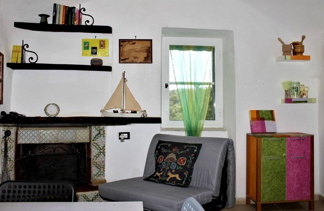 Homerez - Bonito apartamento a 7 km de la playa para 3 pers. con terraza en Itri