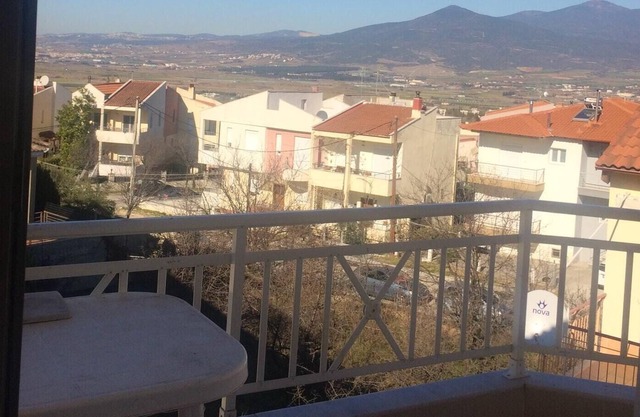 Homerez - Apartamento para 6 pers. con jardín, terraza y balcón en Thermi