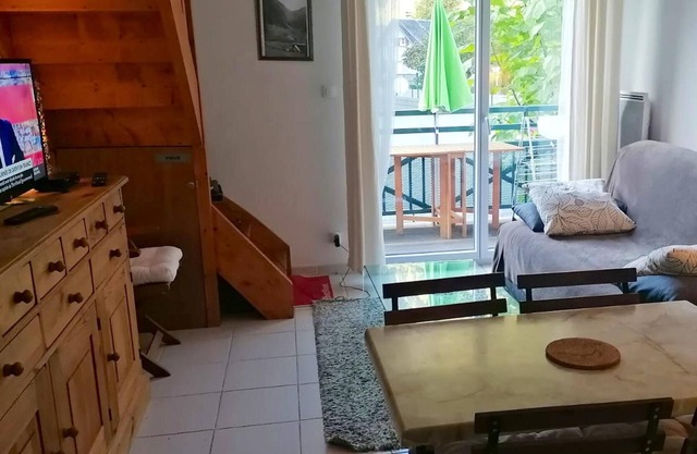 Homerez - Bonito apartamento para 4 pers. con terraza y balcón en Saint-Mamet