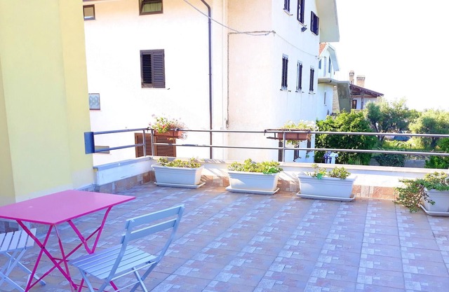 Homerez - Apartamento para 4 pers. con vistas al mar y jardín en Canosa Sannita