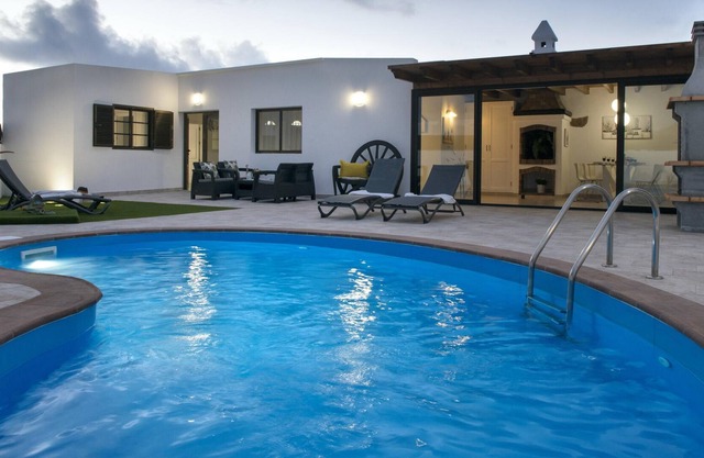 Homerez - Villa a 7 km de la playa para 8 pers. con piscina en Mancha Blanca