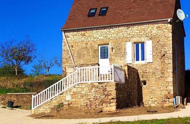 Homerez - Bonita casa para 5 pers. con piscina y terraza en Loupiac