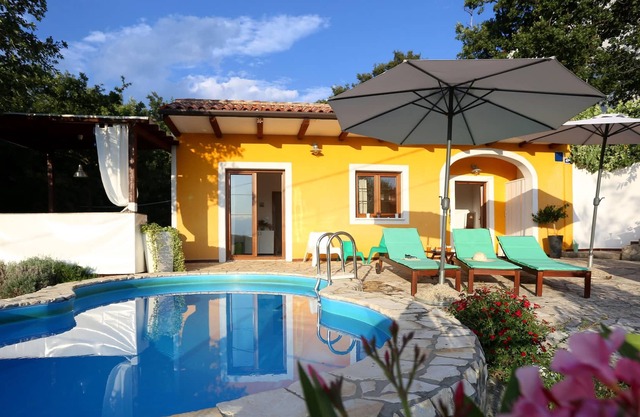 Homerez - Beautiful villa 3 km away from the beach for 6 ppl. with swimming-pool