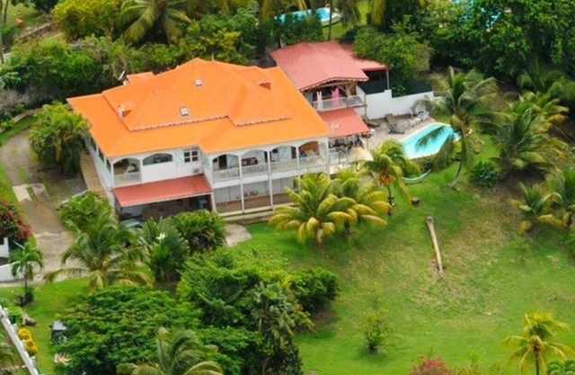 Homerez - Apartamento a 1 km de la playa para 10 pers. con piscina compartida