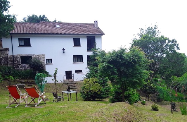 Homerez - Grande casa para 11 pers. con jardín, terraza y balcón en Pontevedra