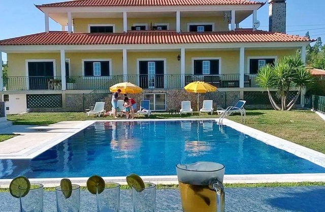 Homerez - Villa a 10 km de la playa para 10 pers. con piscina, jacuzzi y terraza