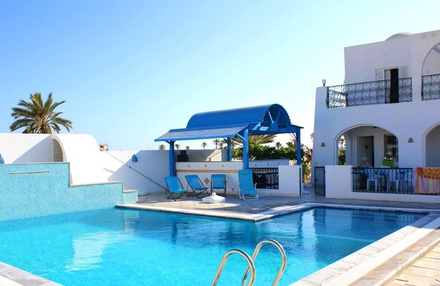 Homerez - Villa a 1 km de la playa para 12 pers. con piscina y jardín en Djerba