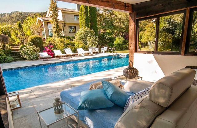 Homerez - Big villa 5 km away from the beach for 15 ppl. with swimming-pool