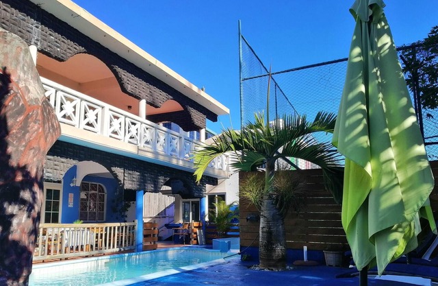 Homerez - Villa a 500 m de la playa para 30 pers. con piscina en Quatre Cocos