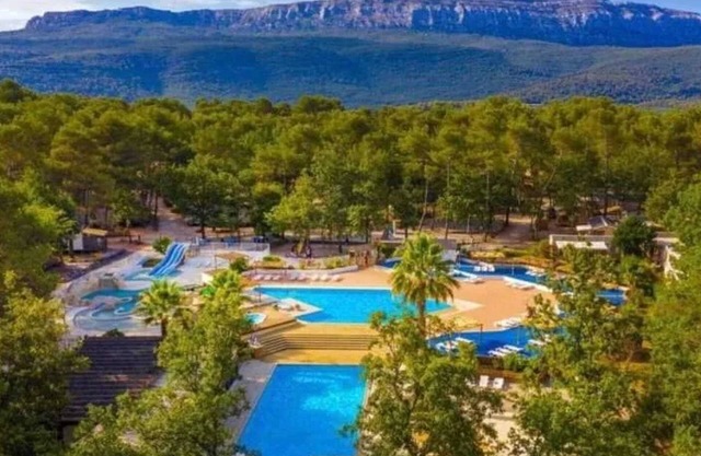 Homerez - Bungalow en Nans-les-Pins