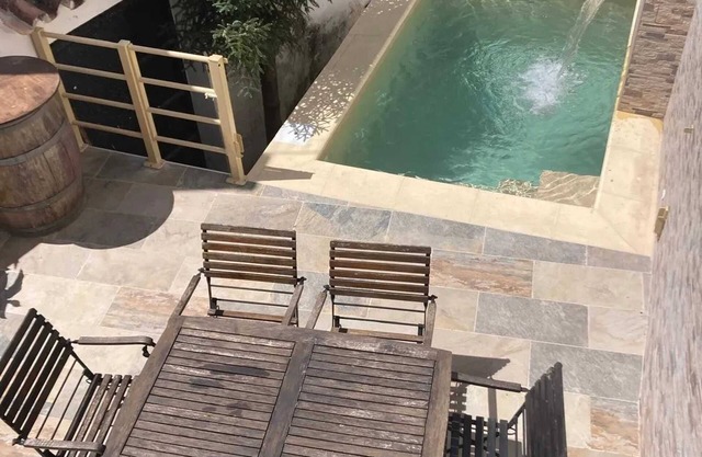 Homerez - Casa encantadora con piscina privada y vista a la montaña