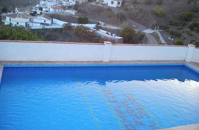 Homerez - Casa encantadora en El Borge, piscina y terraza