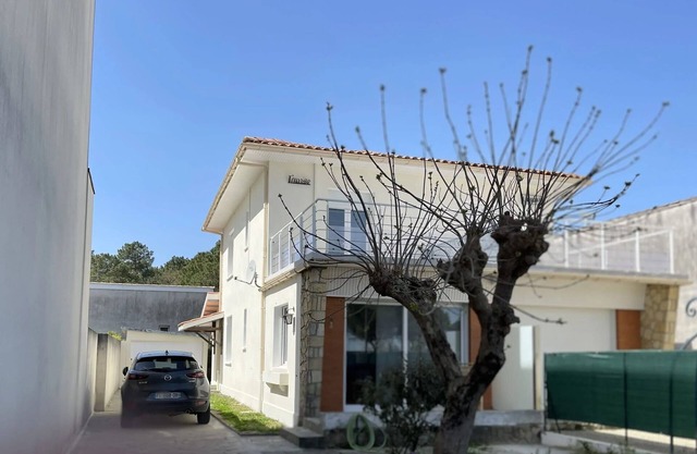 Homerez - Encantadora casa en Carcans con patio espacioso