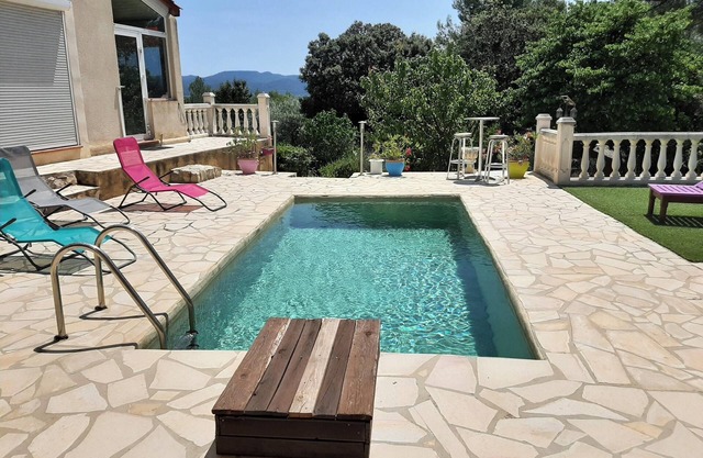 Homerez - Villa encantadora en Mérindol con piscina privada
