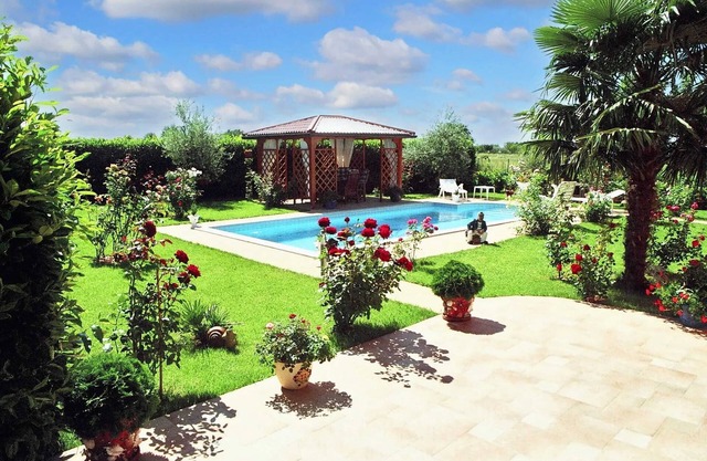 Homerez - Villa encantadora en Umag con piscina privada