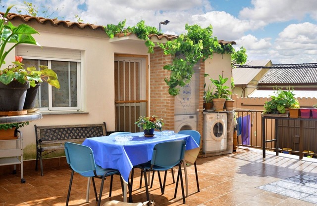 Homerez - Cómodo apartamento en Cáceres - 55 m² - Terraza acogedora