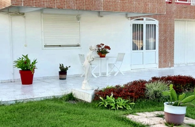 Homerez - Estudio, Les Abymes.