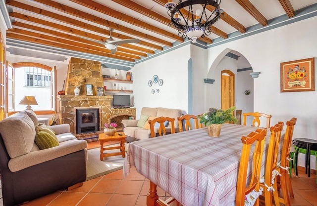 Homerez - Casa confortable en Ardales con chimenea