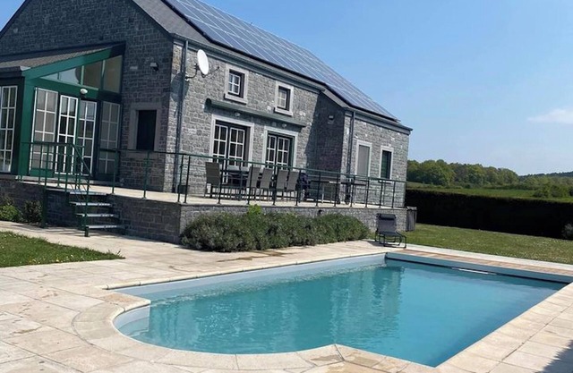 Homerez - Villa contemporánea en Wellin con piscina privada