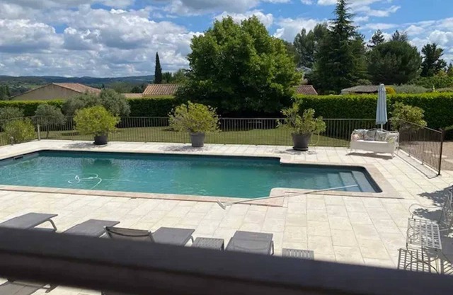 Homerez - Acogedora villa La Tour-d'Aigues