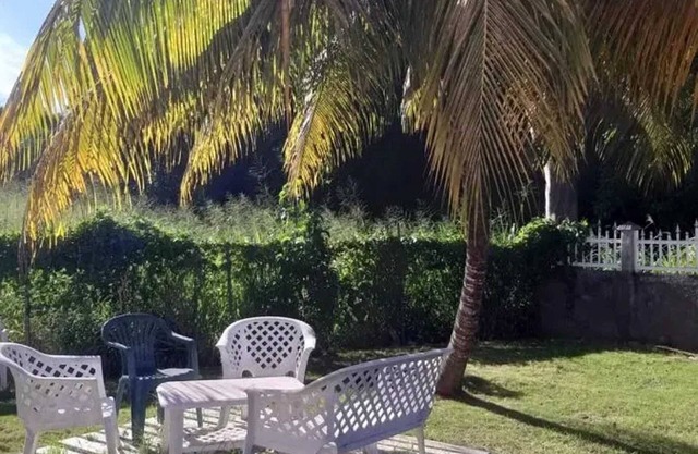 Homerez - Acogedora casa con terraza en Le Gosier 40 m²