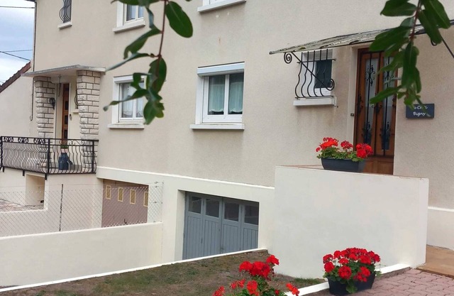 Homerez - Casa acogedora con terraza en Vallenay
