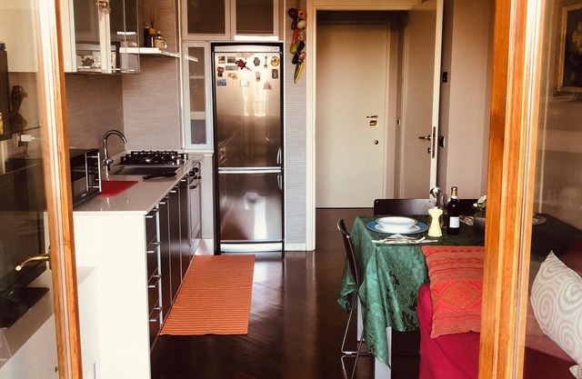 Homerez - Apartamento elegante en Monza con vista al jardín