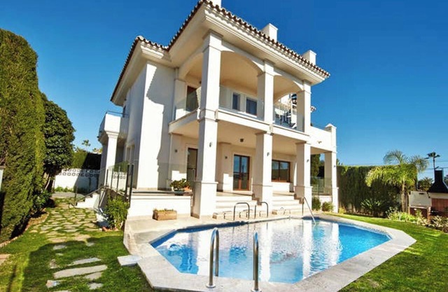 Homerez - Villa elegante en Marbella + Piscina privada