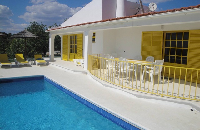 Homerez - Villa elegante en Tunes con piscina privada