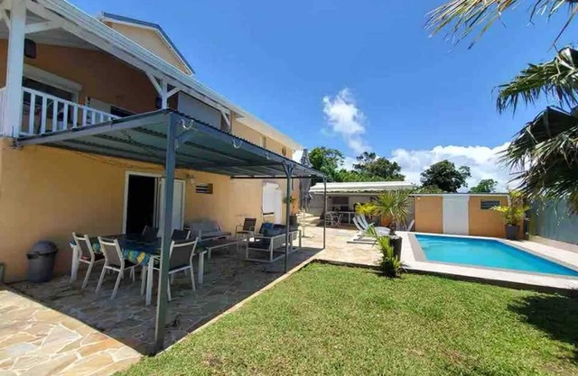 Homerez - Apartamento Gourbeyre con piscina compartida
