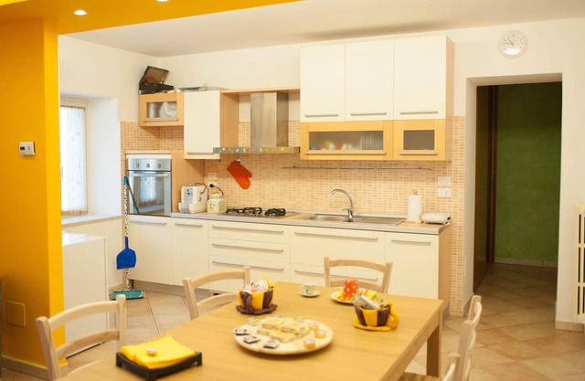 Homerez - Casa a 15 km de la playa para 4 pers. con balcón en Castel Frentano