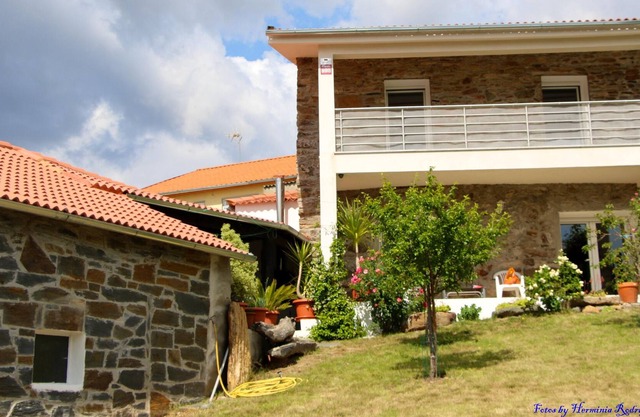 Homerez - Casa a 17 km de la playa para 4 pers. con jardín y terraza en Faílde