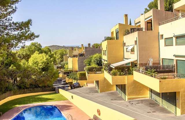 Homerez - Casa a 500 m de la playa para 6 pers. con piscina compartida y jardín