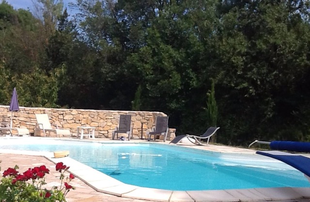 Homerez - Casa para 6 pers. con piscina, jardín y terraza en Jouques