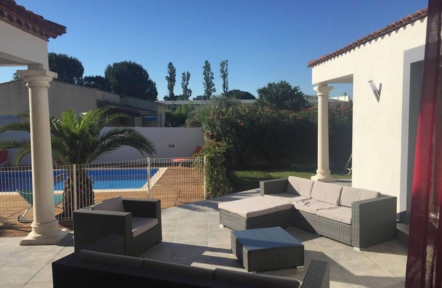 Homerez - Casa en Villetelle con piscina